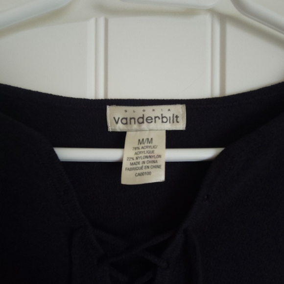 Gloria Vanderbilt Criss Cross Long Sleeve - Picture 2 of 2